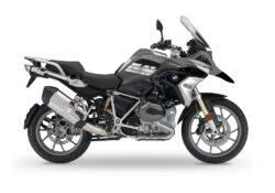 BKIT 3138 BMW R1200GS LC 2017 Alpine White Black Storm M90 Grey Camo 01