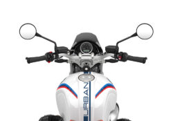 SIG 1054 01 MW RnineT Urban GS Royal Blue Lines light white
