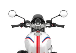 SIG 1060 01 BMW RnineT Urban GS Red Double Lines Light White