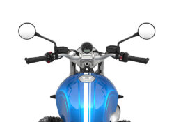 SIG 1066 03 BMW RnineT Scrambler White Double Lines – Cosmic Blue