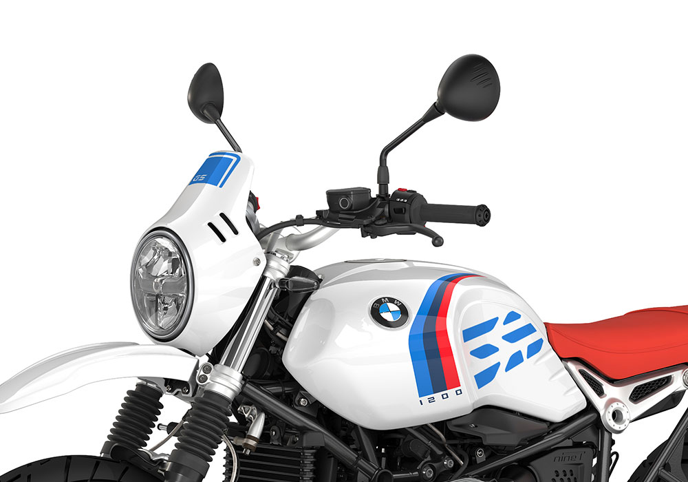 SIG 1086 01 BMW RnineT Urban GS Cobalt Blue GS Line Light White front