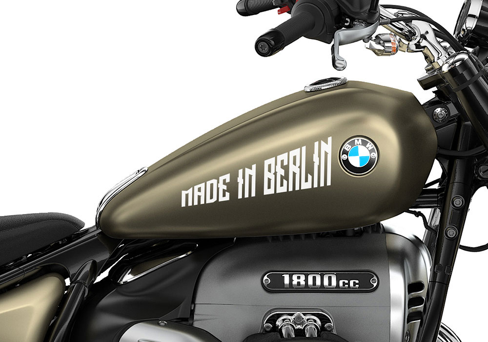 SIG 1213 01 R18 MADE IN BERLIN White Matt Stickers Manhattan 02